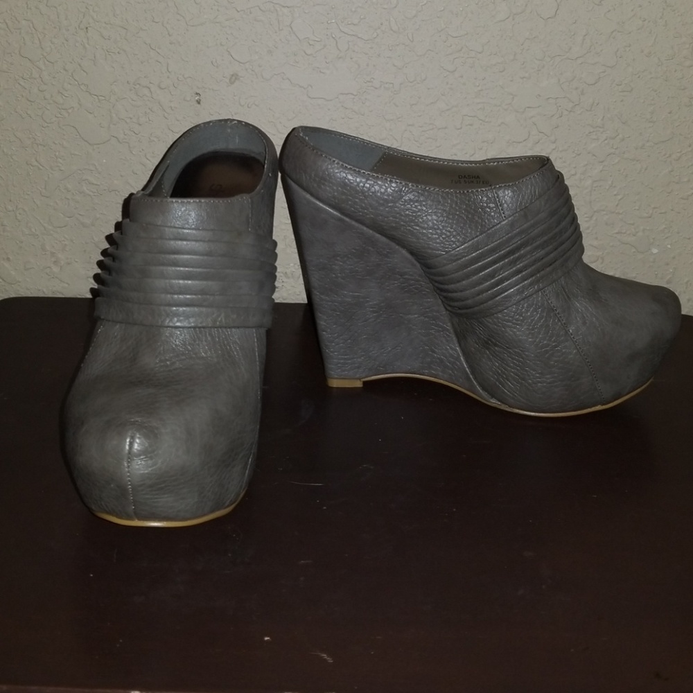Shoedazzle wedges